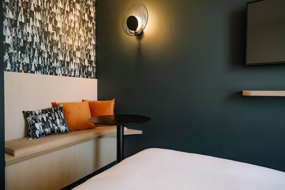 Standard Twin Room - Photo 5