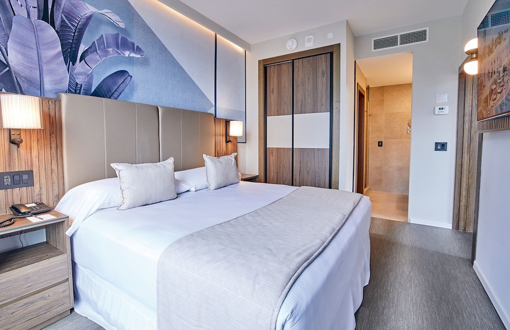 Senior Suite (Manhattan Package)