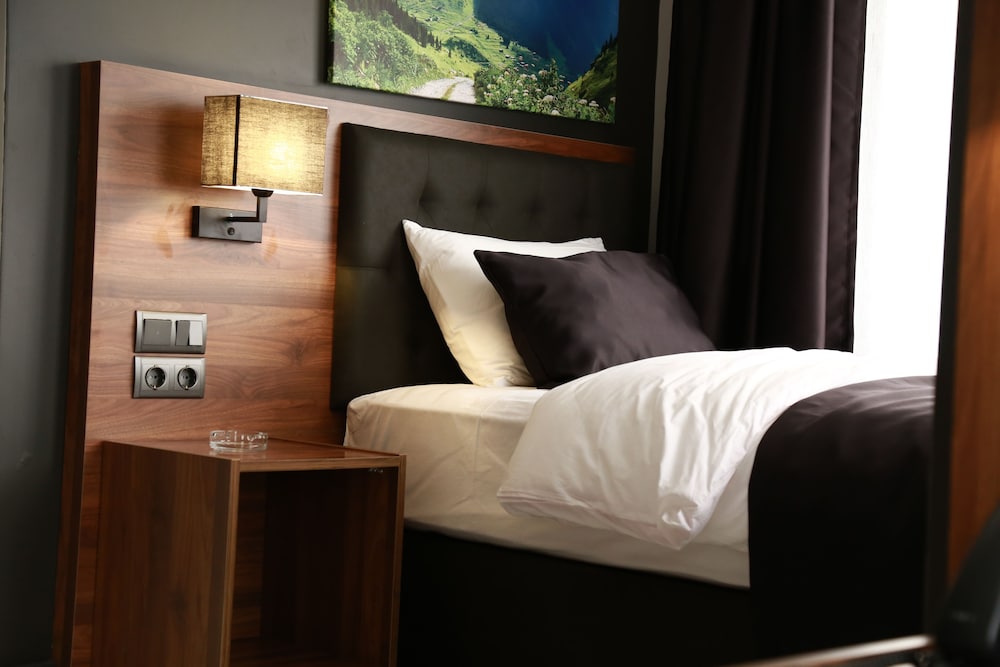 Deluxe Twin Room, City View photo 3