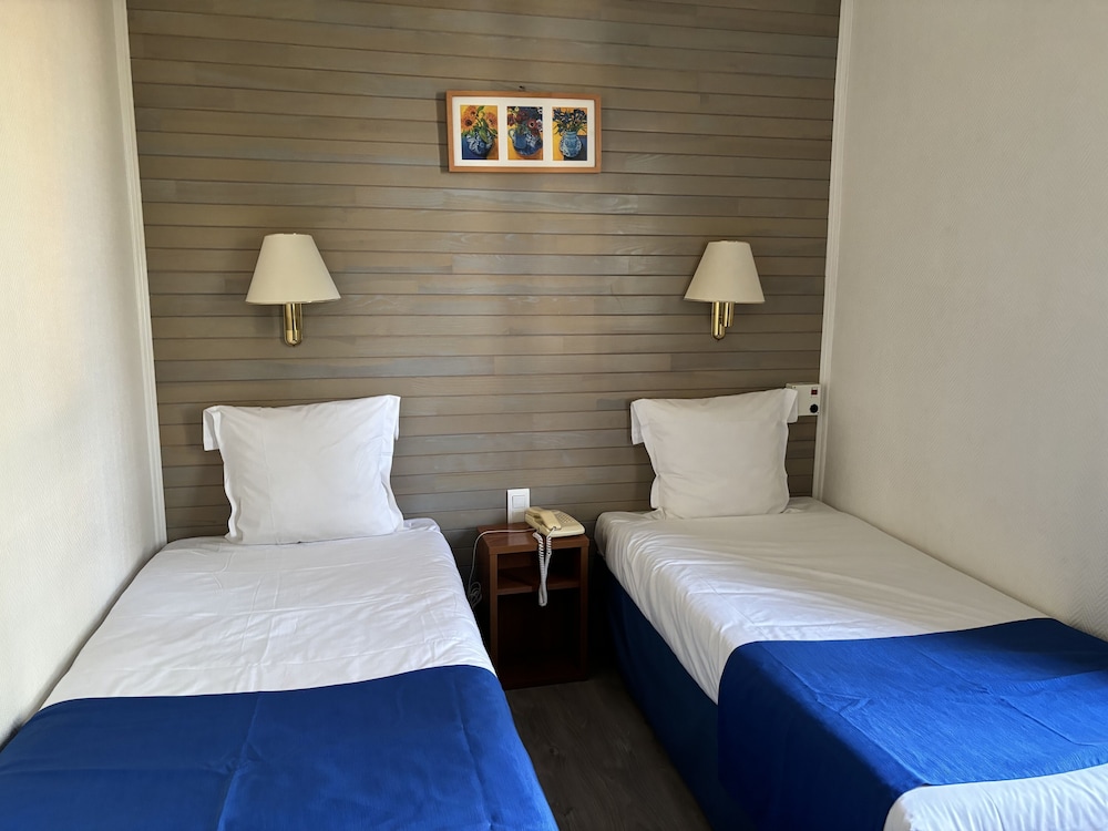 Standard Twin Room (Air conditioning) - Photo 6