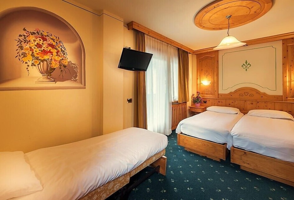Standard Triple Room, Multiple Beds photo 1