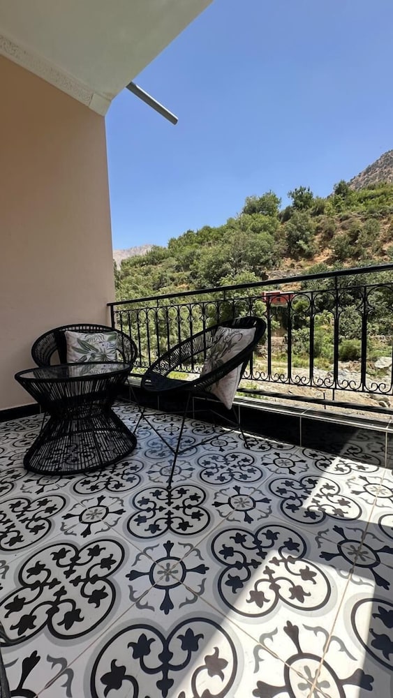 Deluxe Studio, Balcony, Mountain View photo 2