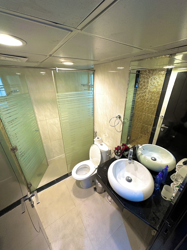 Executive Shared Dormitory, Men only photo 3