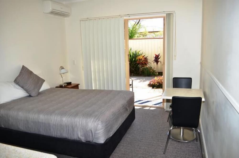 Standard Room, Non Smoking, Balcony (Standard Queen Room) photo 3