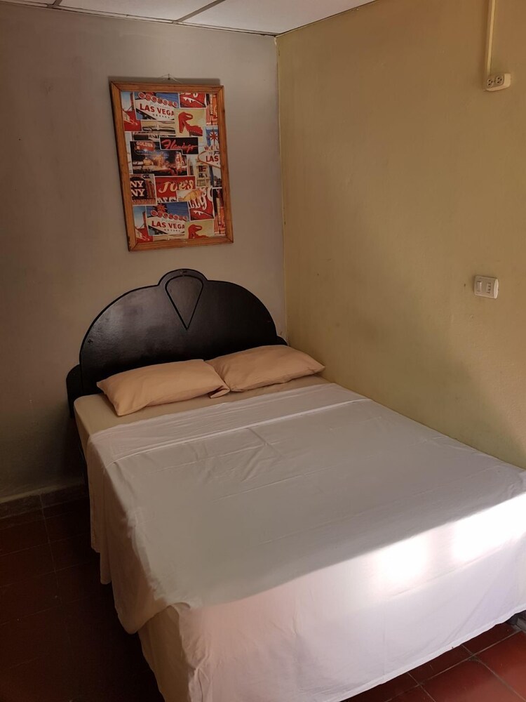 Basic Single Room, 1 Twin Bed, Non Smoking