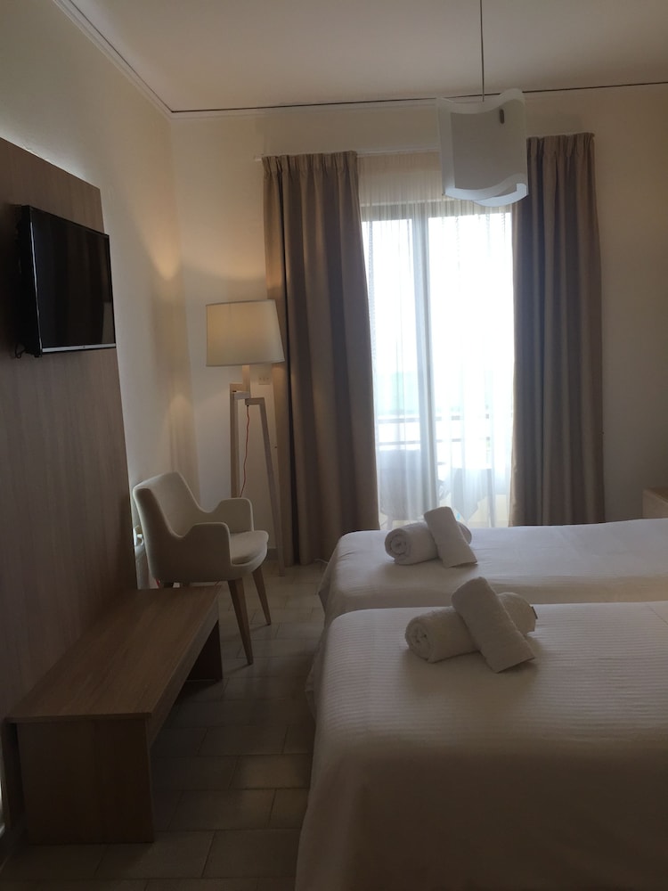 Premium Room, 1 Double Bed, Sea View (9) photo 2