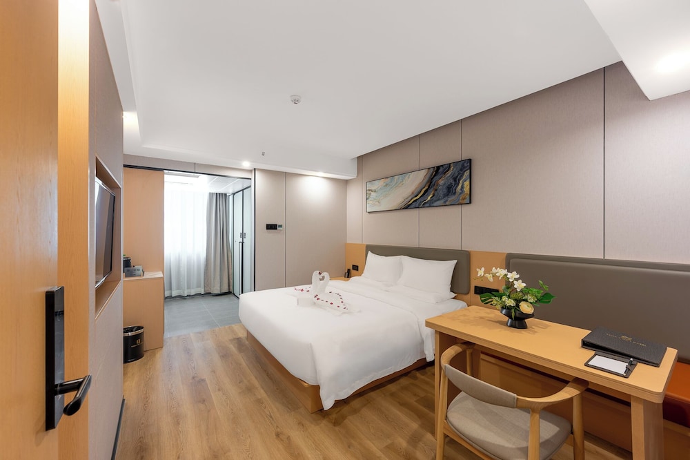 Deluxe Double Room, City View