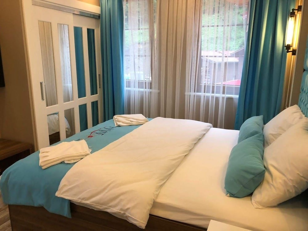 Deluxe Suite photo 1