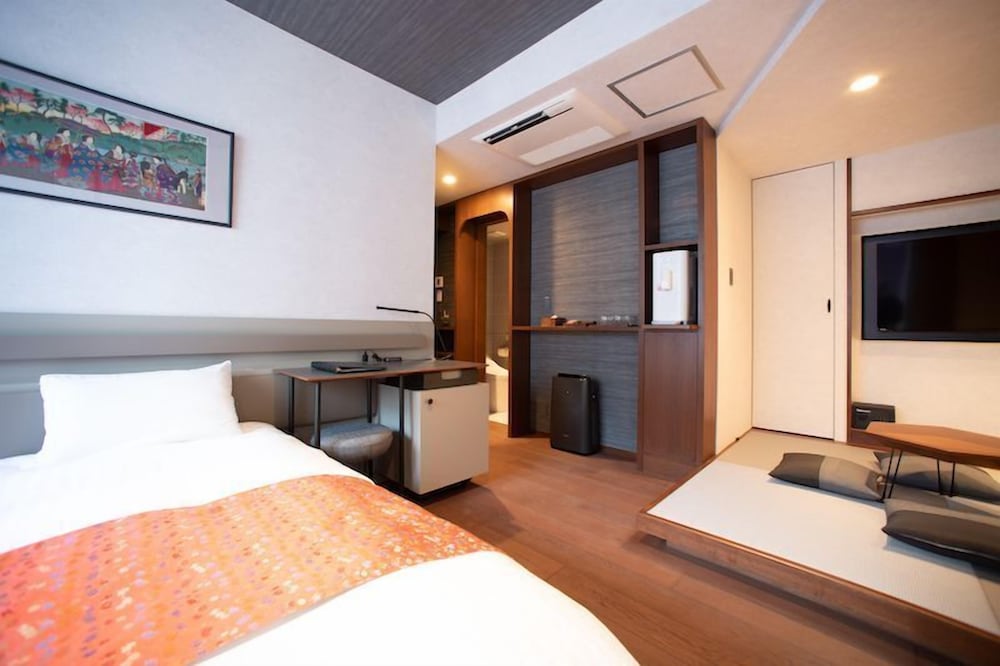 Deluxe Double or Twin Room photo 1