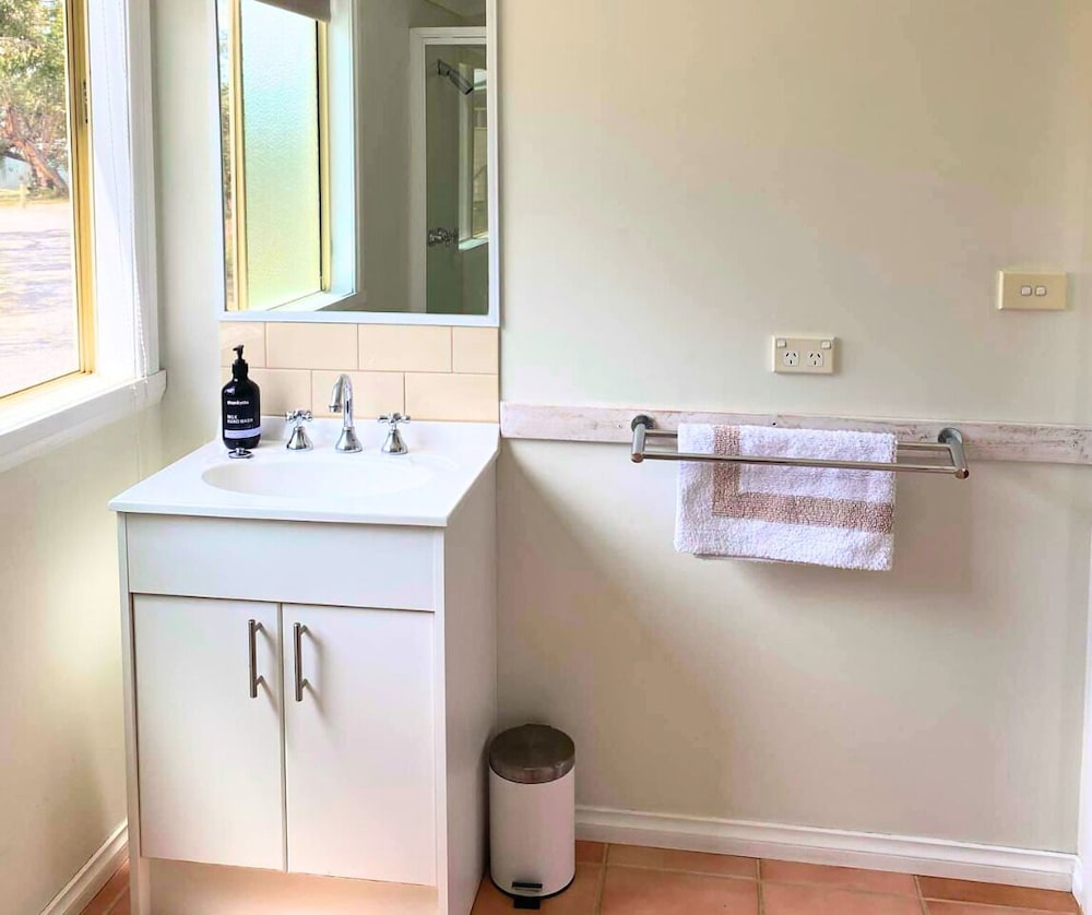 Comfort Cabin, 2 Bedrooms, Non Smoking, Kitchen photo 2