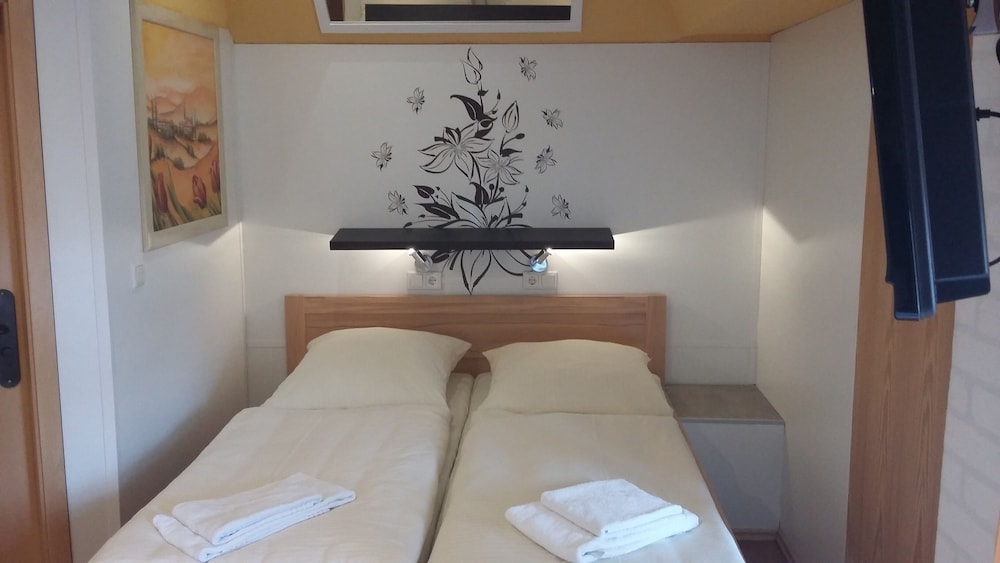 Basic Double or Twin Room