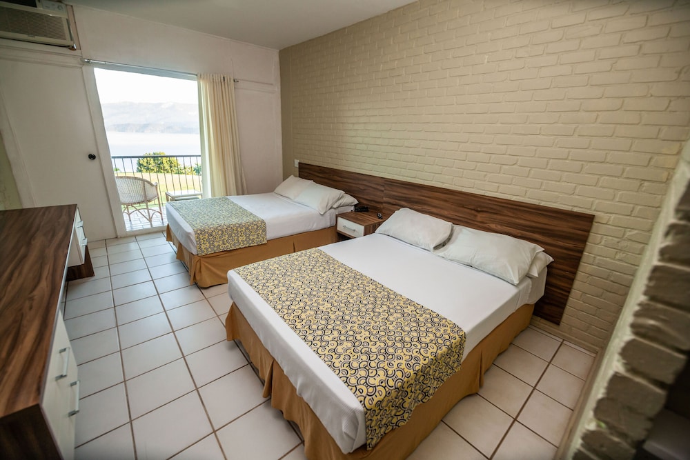 Deluxe Room, Ocean View, Garden Area photo 1