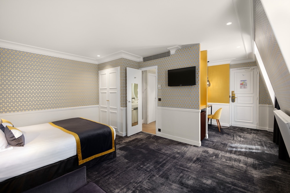 Junior Suite (Quadruple) photo 2