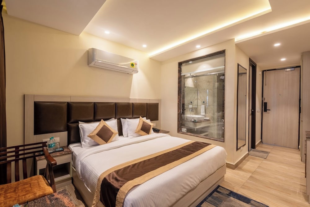 Royal Room, Valley View