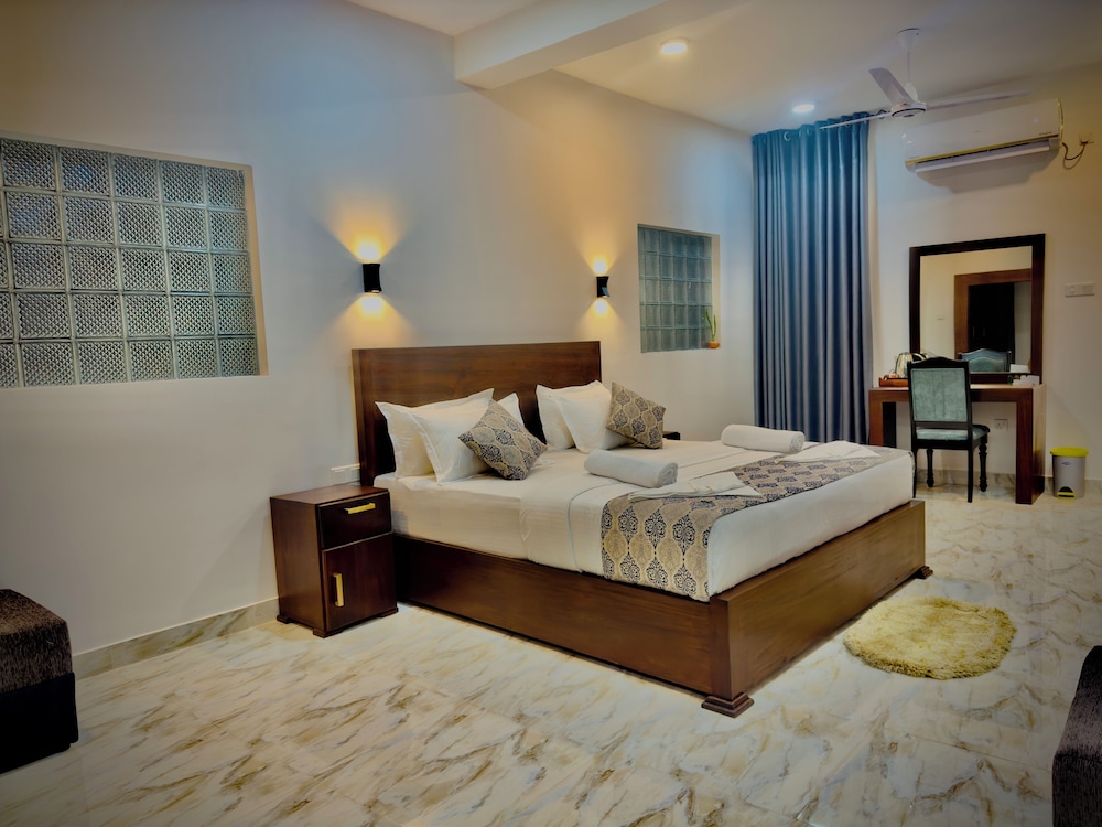Deluxe Triple Room, Balcony photo 2