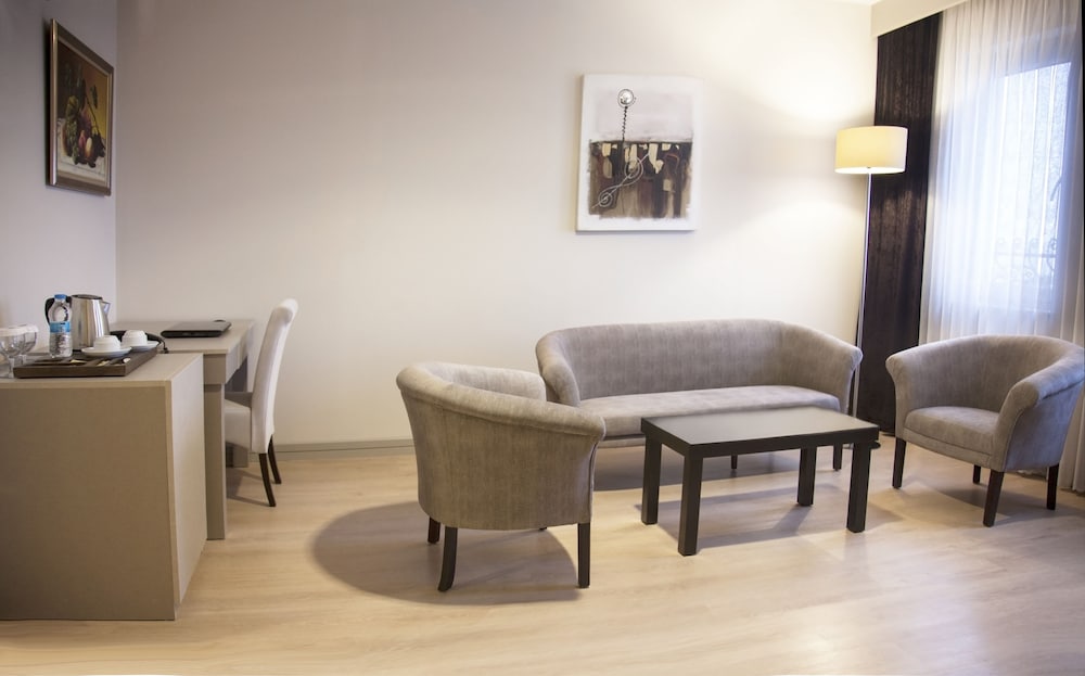 Executive Suite photo 2
