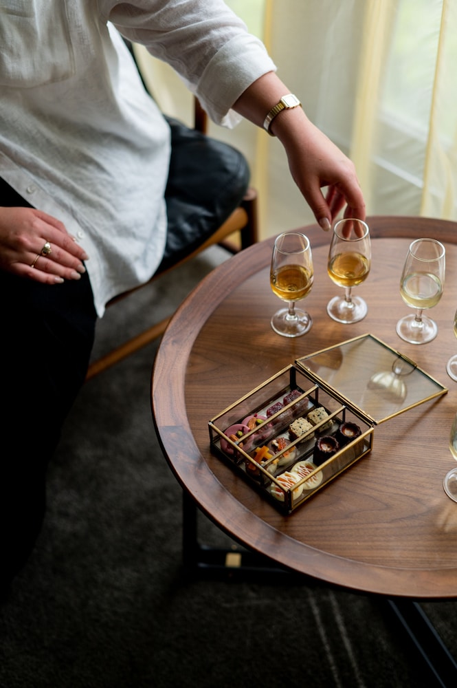(Honeymoon Plan) L06 Forest Corner Suite Room