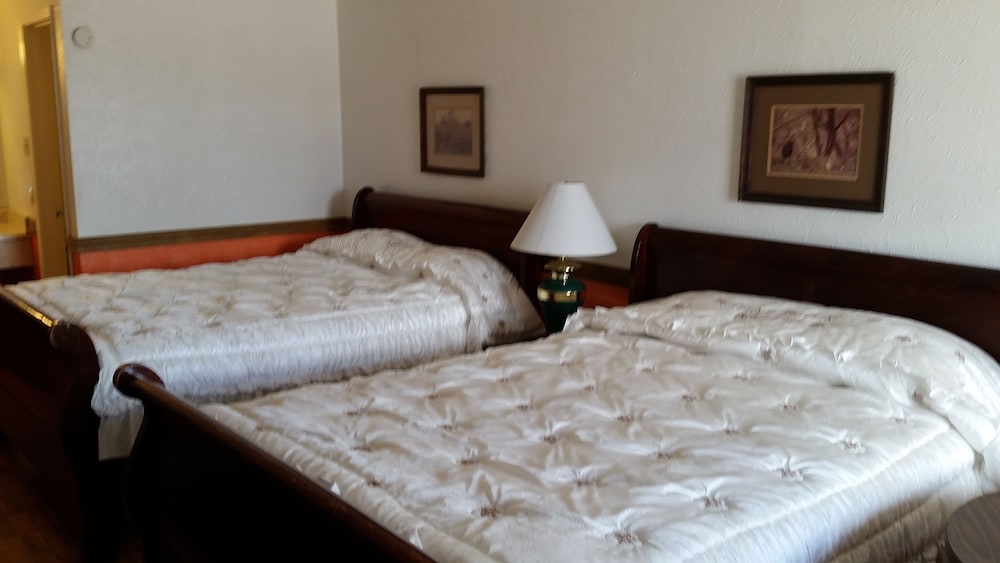 Basic Double Room, 2 Bedrooms photo 1