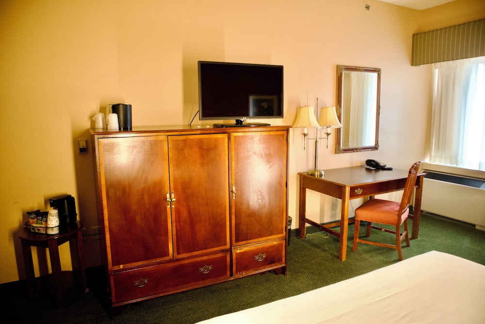 Standard Room, 2 Queen Beds photo 2