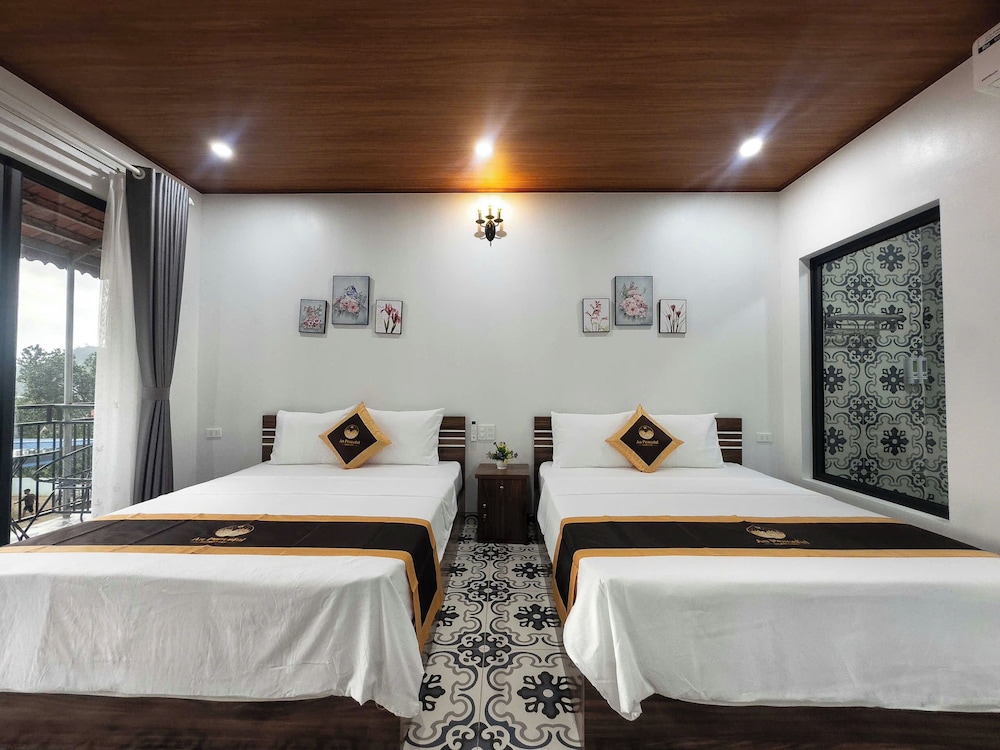 Family Room, 2 Queen Beds, Balcony photo 3