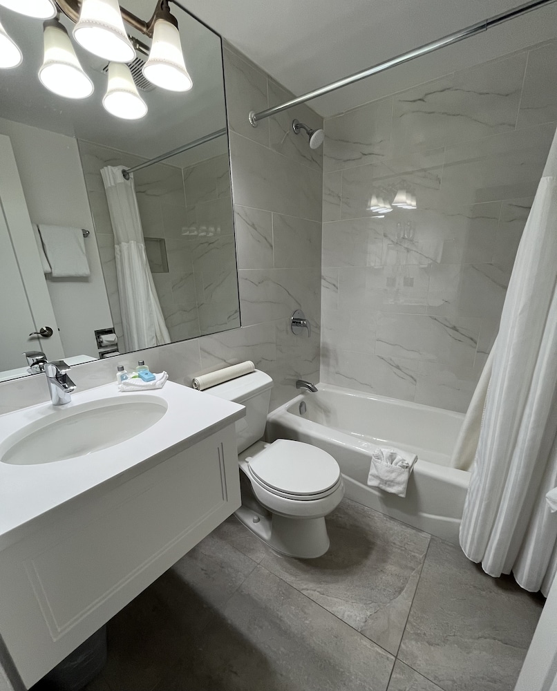 Standard Room, 2 Double Beds, Ground Floor (only accessible by stairs) - Photo 5