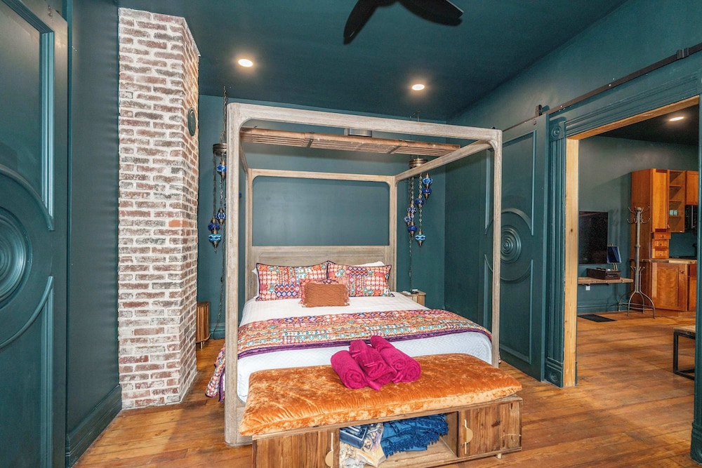Apartment, 1 King Bed, Kitchen (Timeless on Main 2)