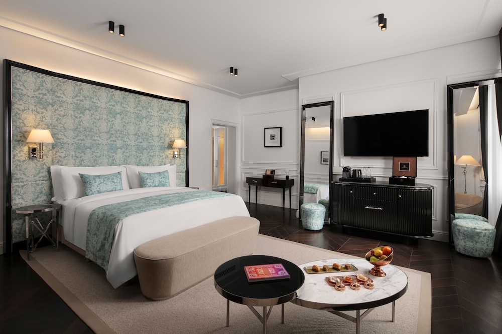Junior Suite, 1 Bedroom, Corner thumbnail 6