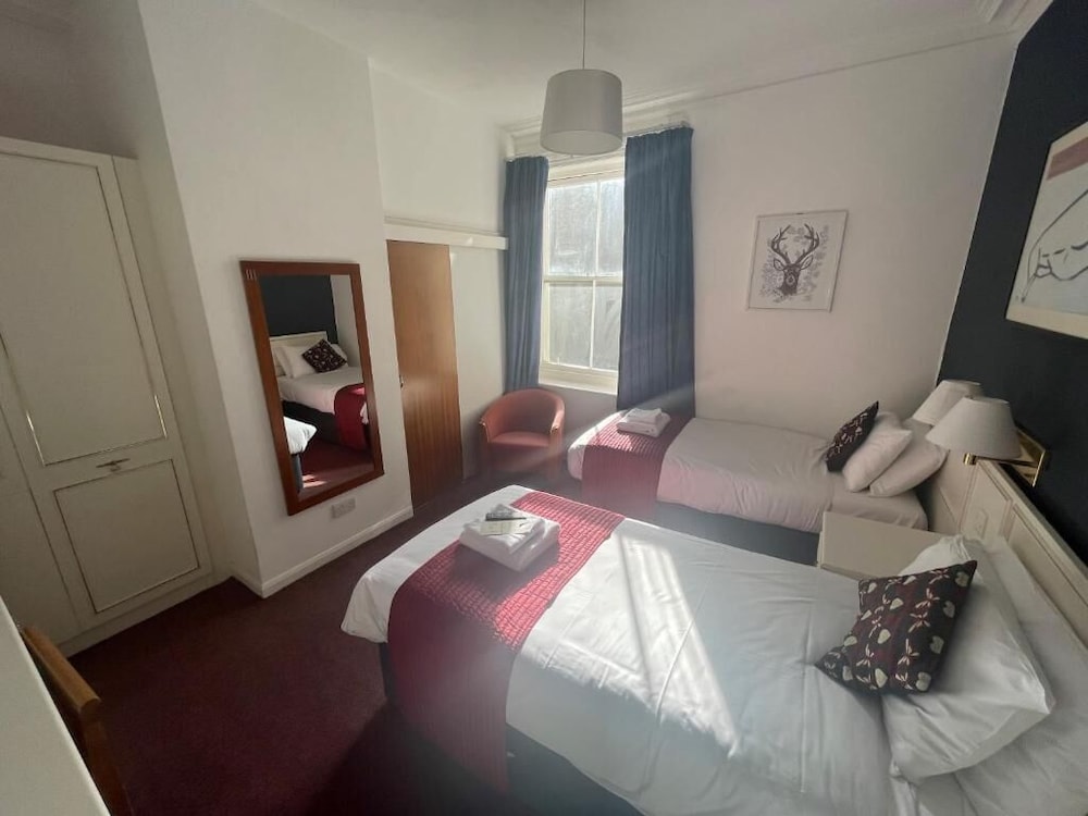 Twin Room (Small, Rear View) photo 3