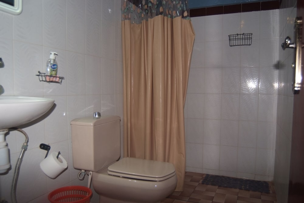 Standard Double or Twin Room, Private Bathroom - Photo 4