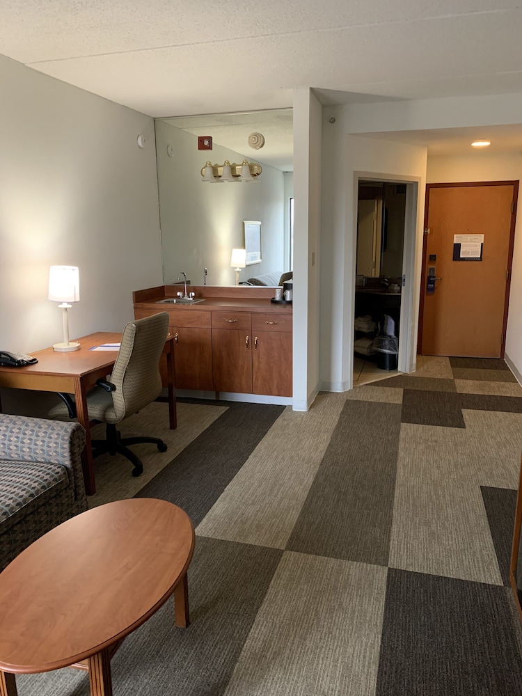 Comfort Inn & Suites Mt. Holly - Westampton, Photo 2