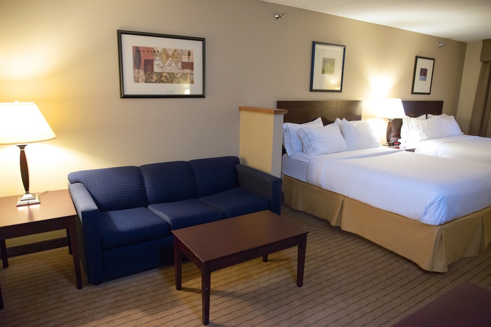 Suite, 2 Queen Beds - Photo 3