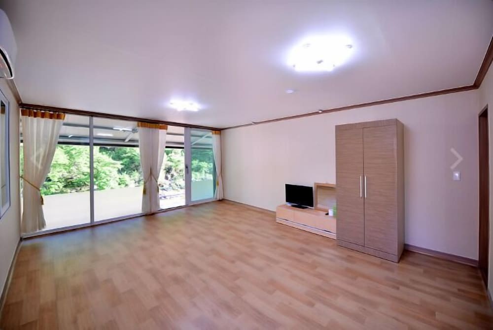 Family Room (Ondol) photo 1