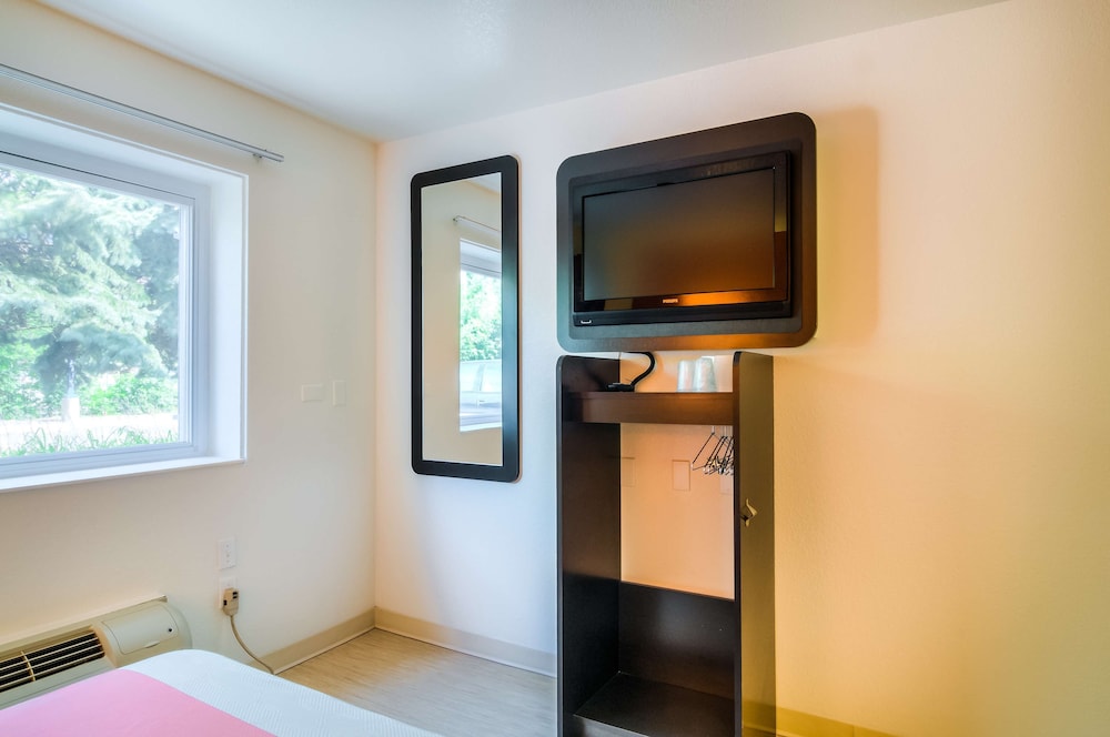 Deluxe Room, 2 Queen Beds, Accessible, Non Smoking