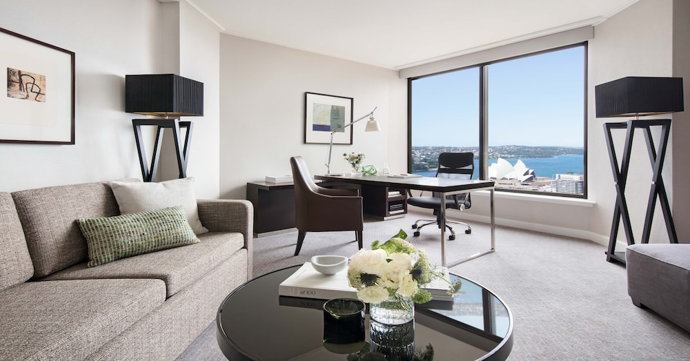 One Bedroom Full Harbour Club Suite