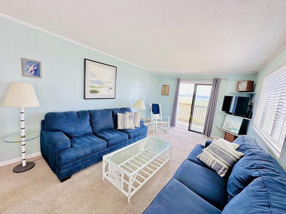 Condo, 2 Bedrooms