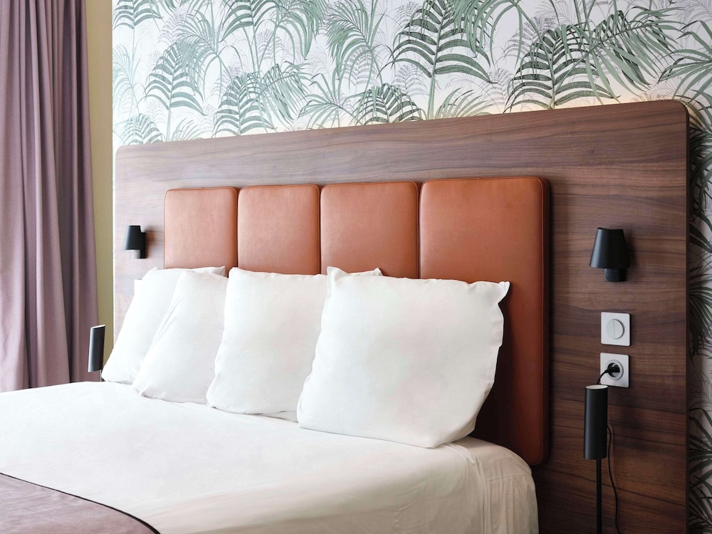 Suite, 1 King Bed, Non Smoking - Photo 3