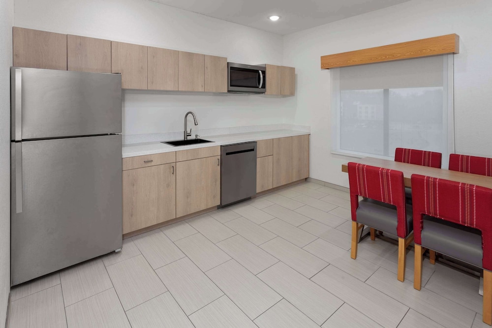 Suite, Multiple Beds, Kitchenette (2 TVs) - Photo 7