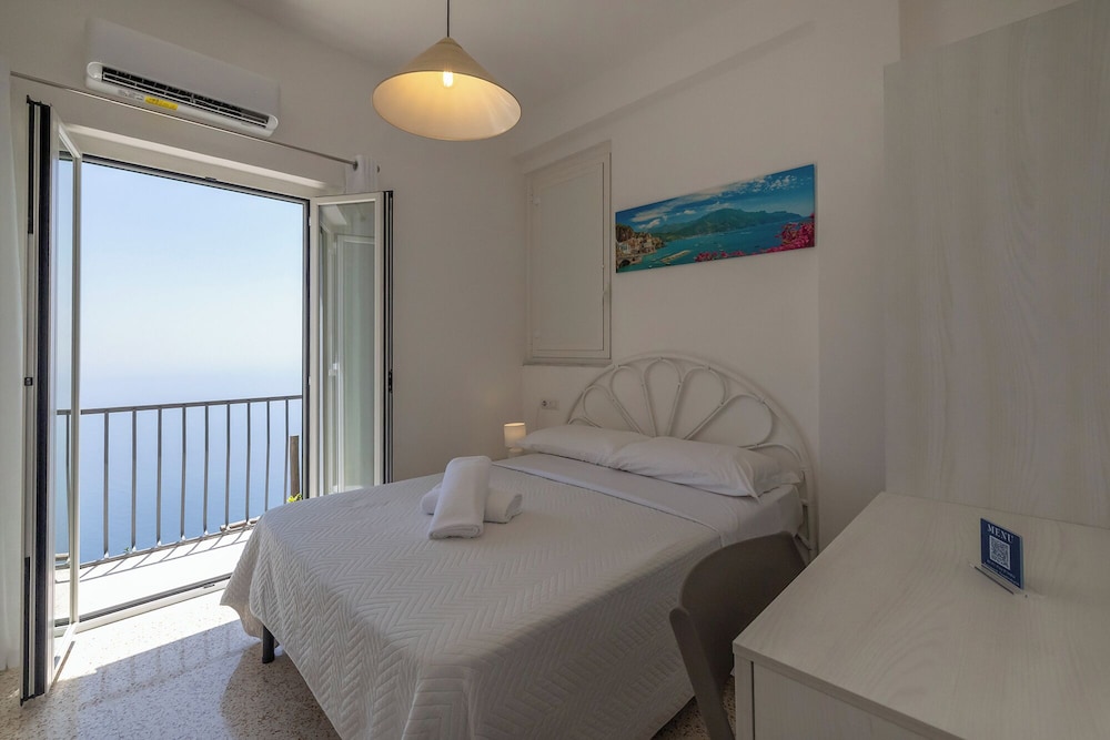 Classic Room, Balcony, Sea View photo 3