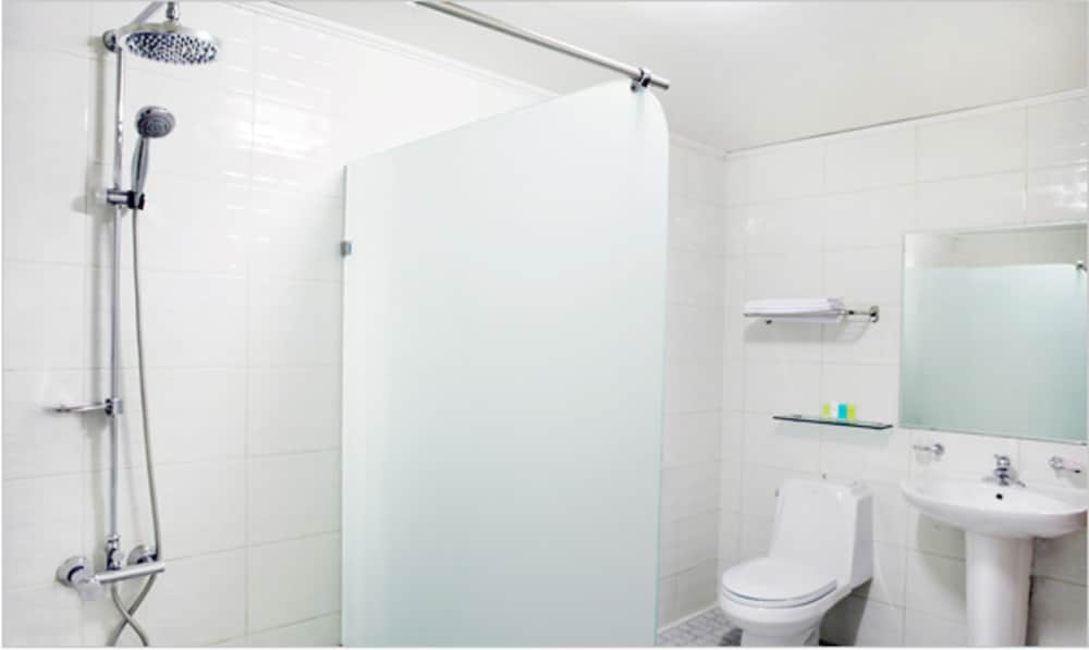 Premium Twin Room photo 2
