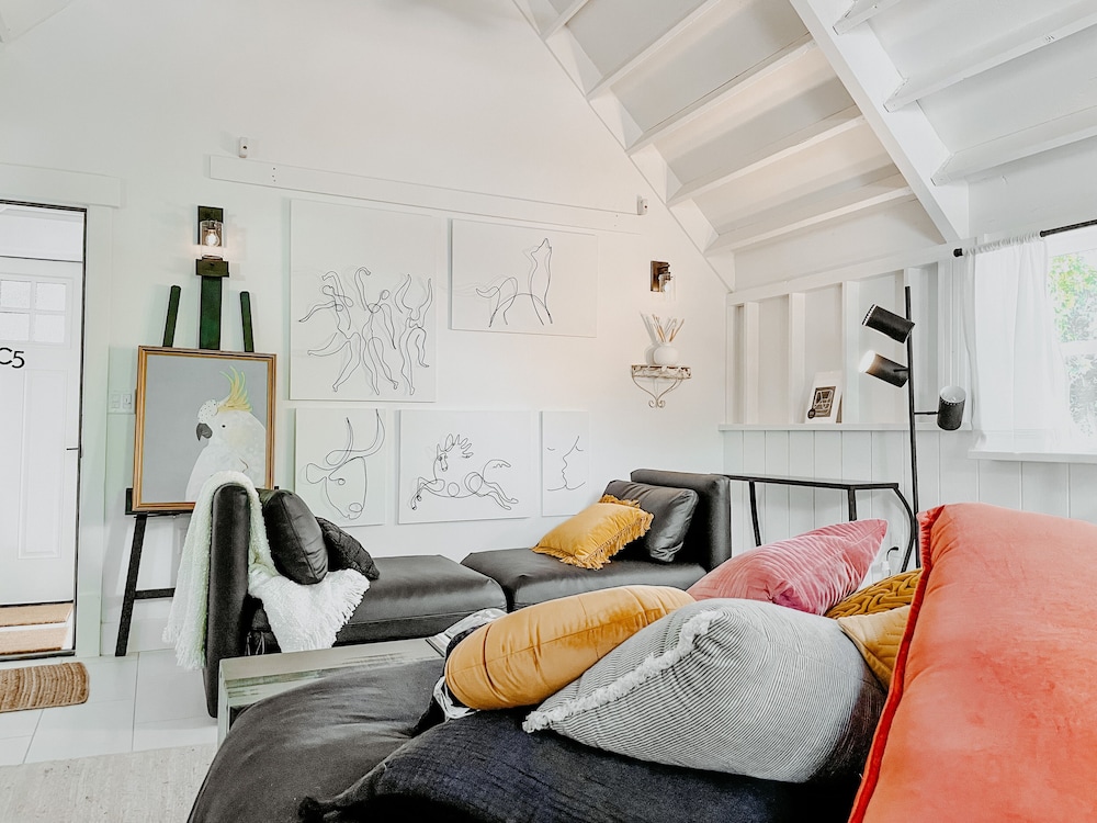 Deluxe Studio, Multiple Beds