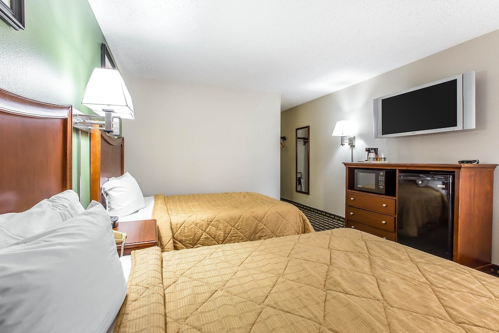 Room, 2 Double Beds, Accessible, Non Smoking photo 3