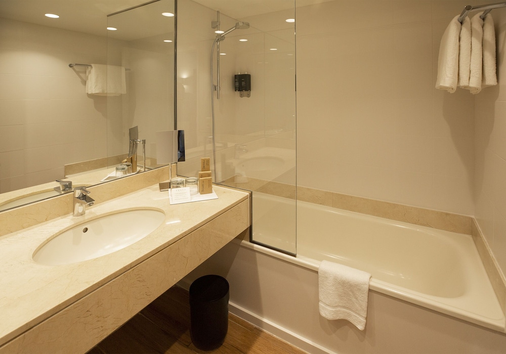 Superior Double Room With Extra Bed photo 3