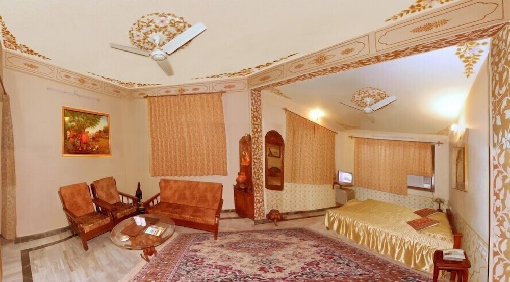 Maharaja Suite