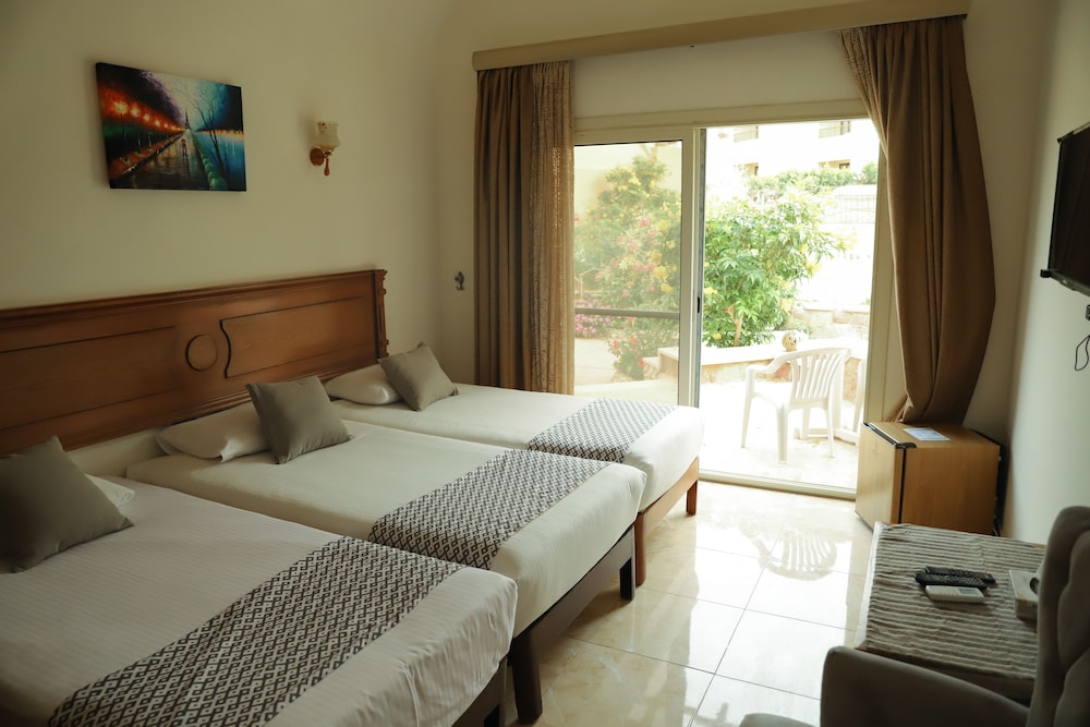 Deluxe Triple Room, Terrace