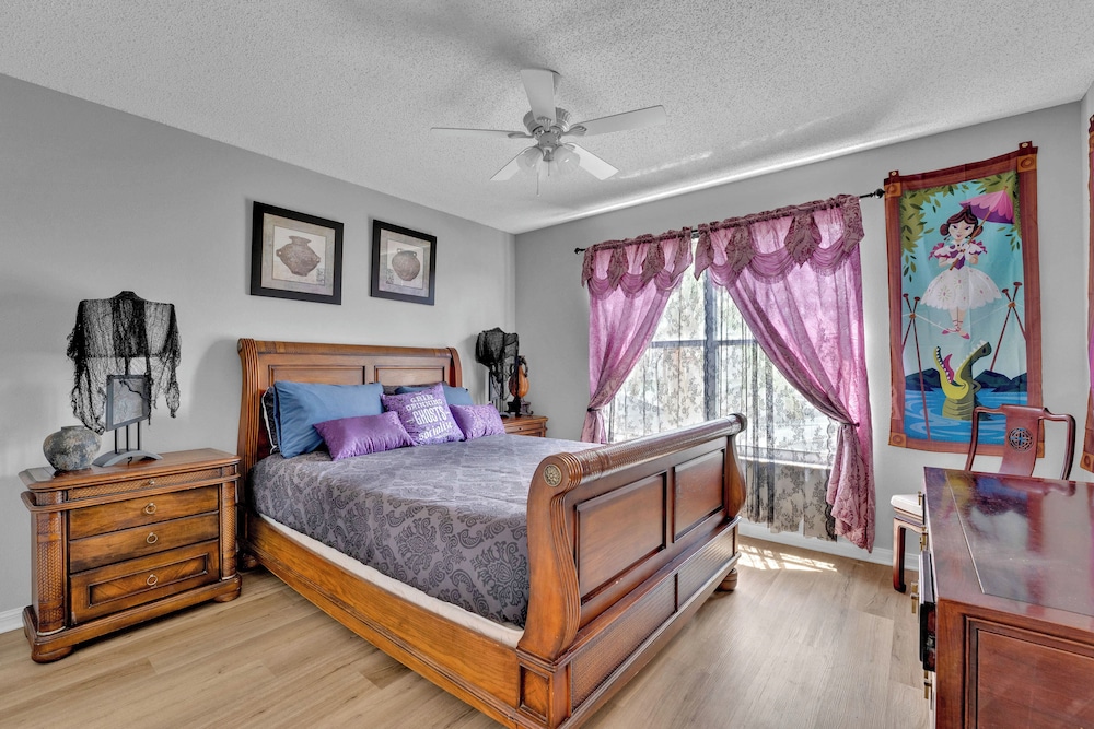 House, Multiple Beds, Pool Access, Pool View (Enchanting Vacation Haven)