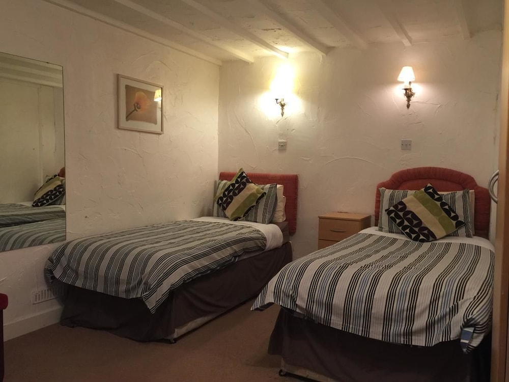 Deluxe Twin Room photo 2