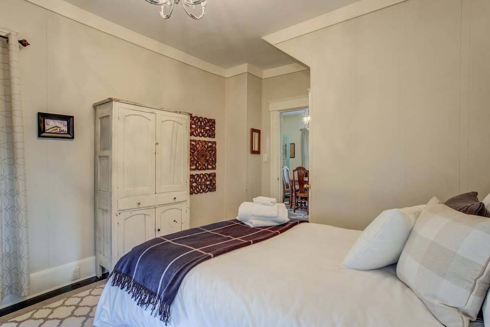 House (2 Bedrooms) photo 2