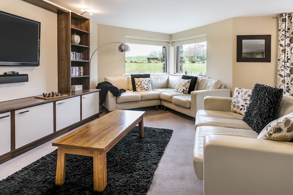 Basic Apartment, Ensuite, Golf View (Golf Apartment ) photo 1