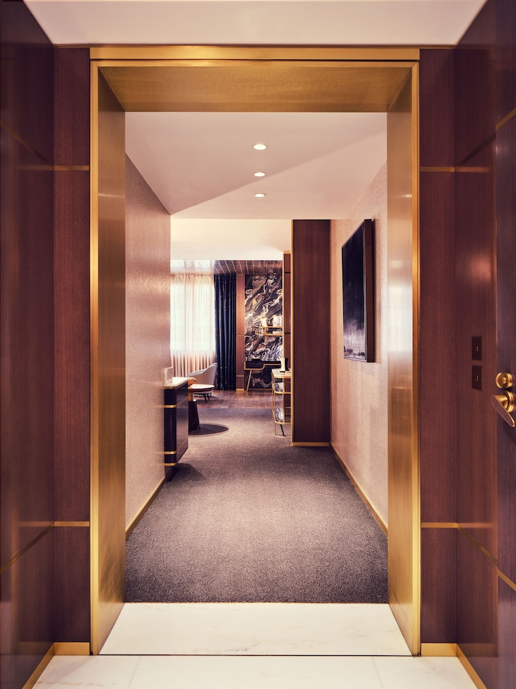 Deluxe Junior Suite - Photo 3