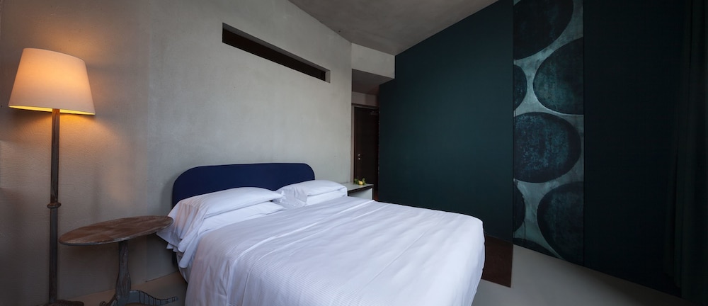 Standard Double Room, City View photo 1